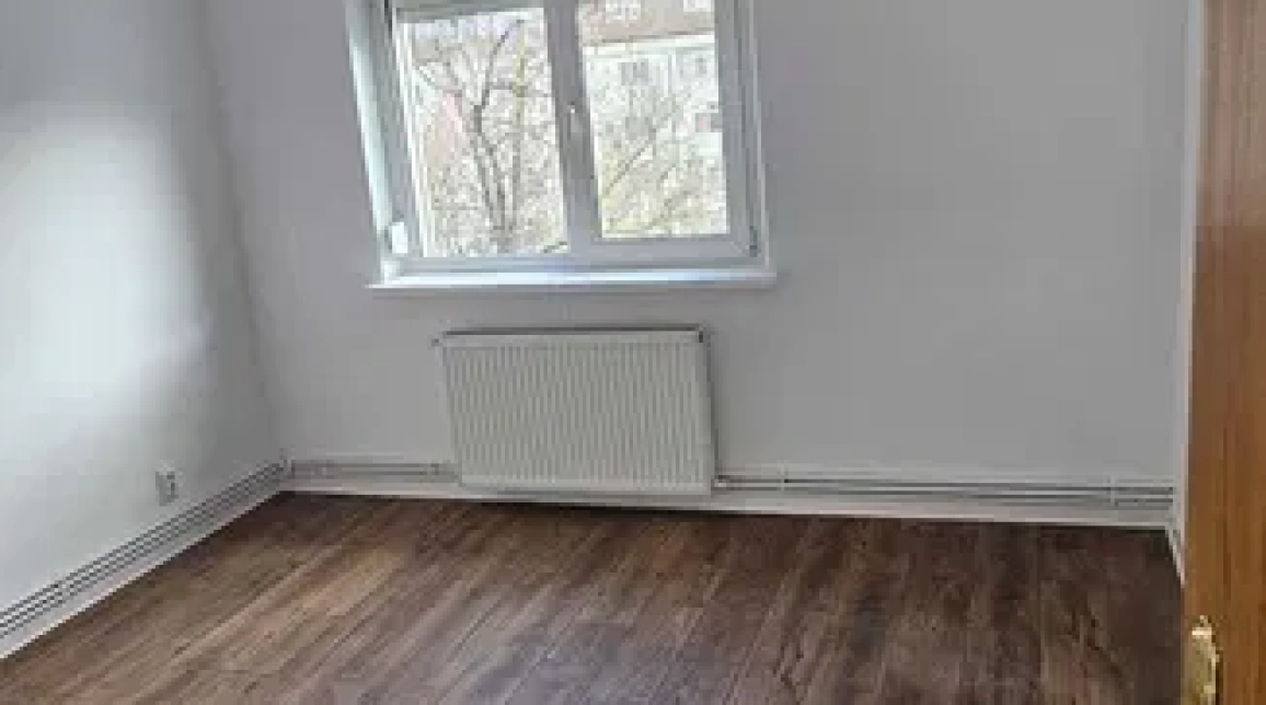 Oferta Apartament, 3 camere decomandat, 72 mp, Nicolina, de vanzare,  Profi Clopotari imagine 3