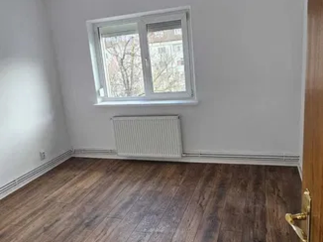 Apartament, 3 camere  decomandat,  72 mp, Nicolina, de vanzare,  (Profi Clopotari ) 162306