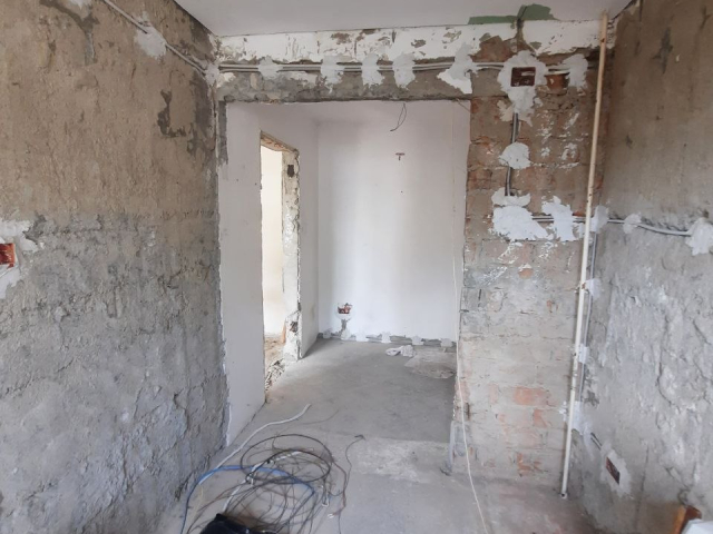 Central apartament  48 mp, 2 camere,  semidecomandat, de vanzare,   162109