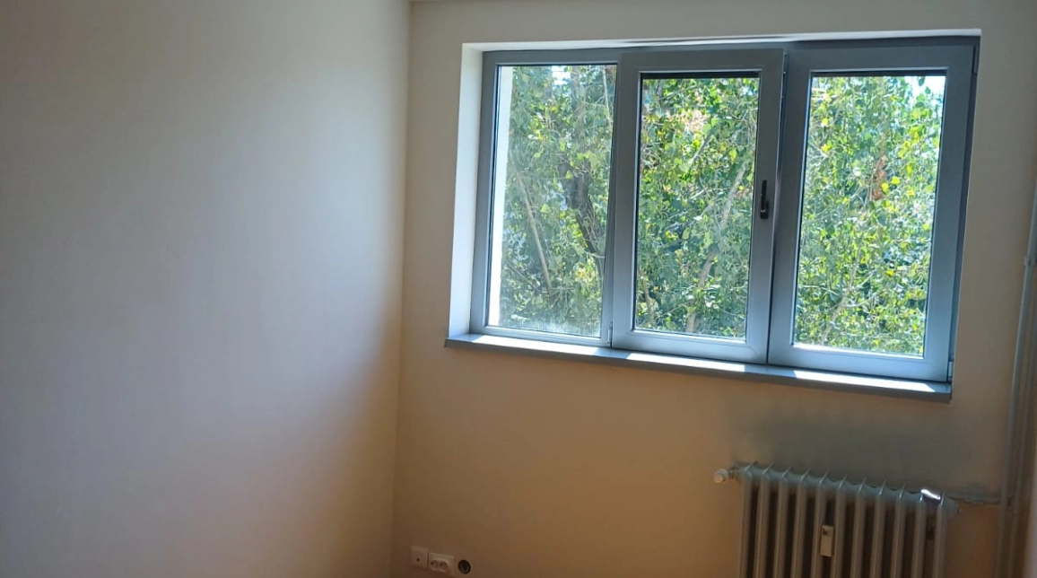 Oferta Titan apartament 60 mp, 3 camere, semidecomandat, de vanzare,  Piata Minis imagine 2