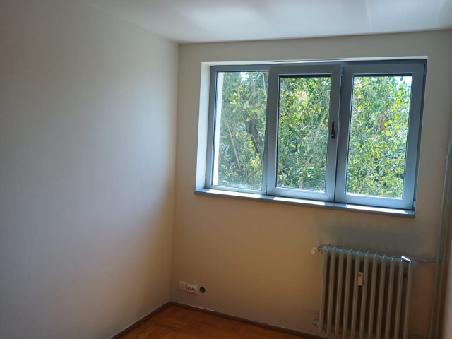Titan apartament  60 mp, 3 camere,  semidecomandat, de vanzare,  (Piata Minis) 163384