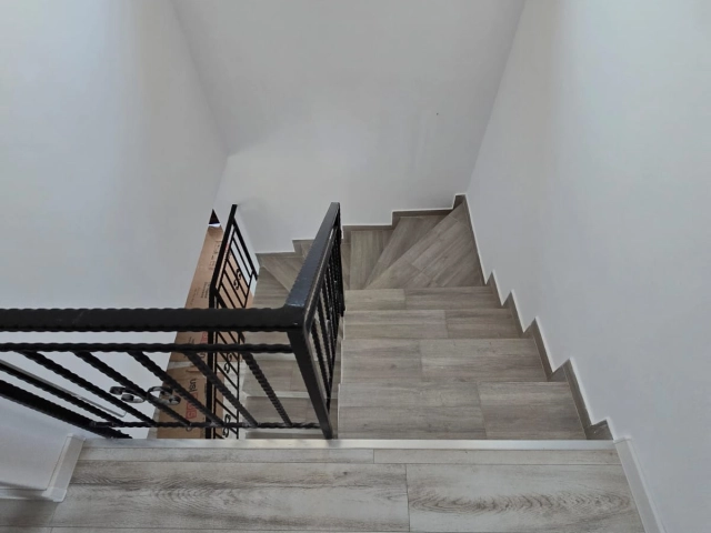 Apartament 3 camere - Miroslava