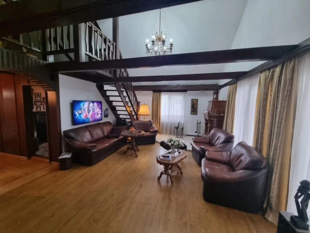 Apartament 7 camere - Sararie