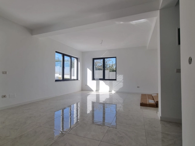 Apartament 4 camere - Bucium