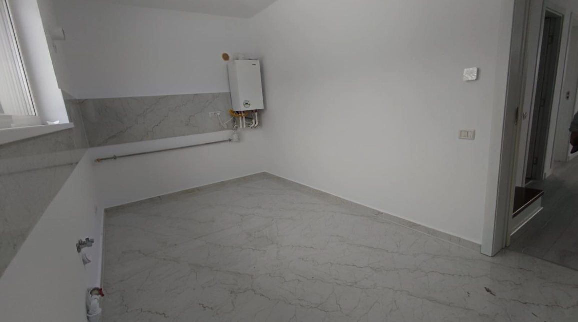 Oferta Casa, 5 camere , 121 mp, Valea Lupului, de vanzare,  ( La 7 minute de Rond Pacurari) imagine 4