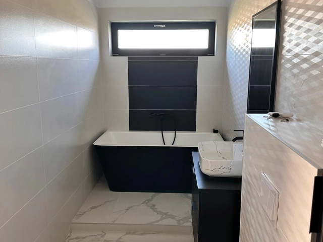 Apartament 4 camere - Breazu