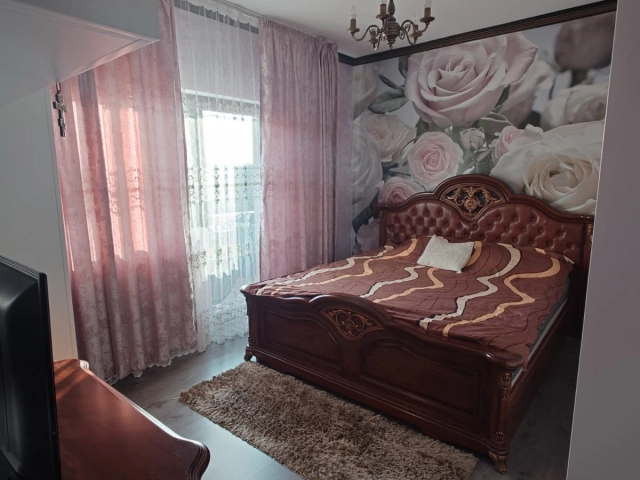 Apartament 3 camere - Miroslava