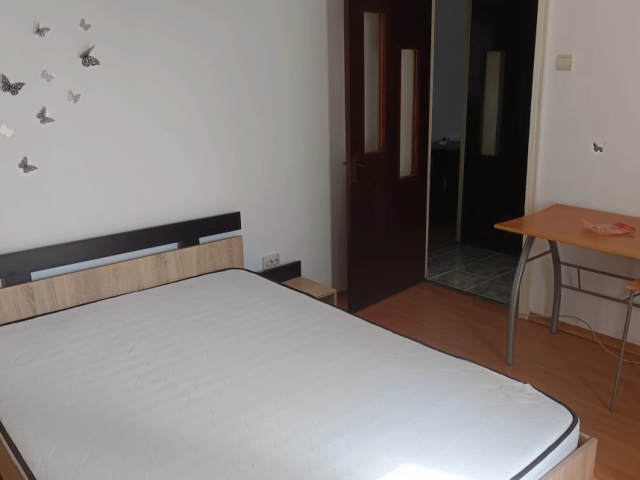 De inchiriat apartament, 2 camere,  semidecomandat,  50 mp, Podu Ros,  (Scoala Gimnaziala Titu Maiorescu) 162427