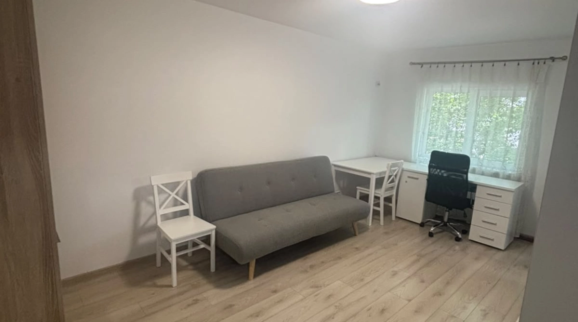 Oferta Apartament, 2 camere semidecomandat, 45 mp, Podul de Fier, de inchiriat,  Tg. Cucu imagine 2