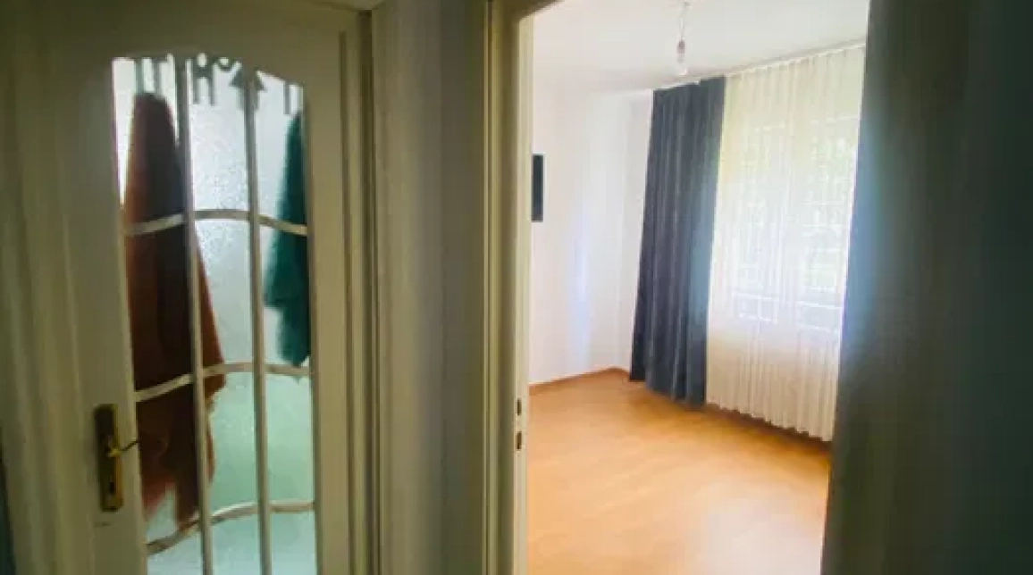 Oferta 2 camere, semidecomandat, 44 mp, de vanzare apartament in zona Precista,  Laguna imagine 5
