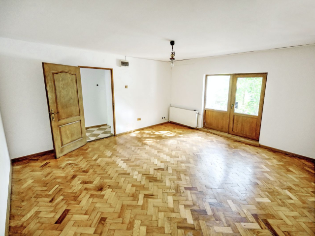 De vanzare apartament, 3 camere,  decomandat,  160 mp, Podul de Fier,  (Str. Brandusa) 163492