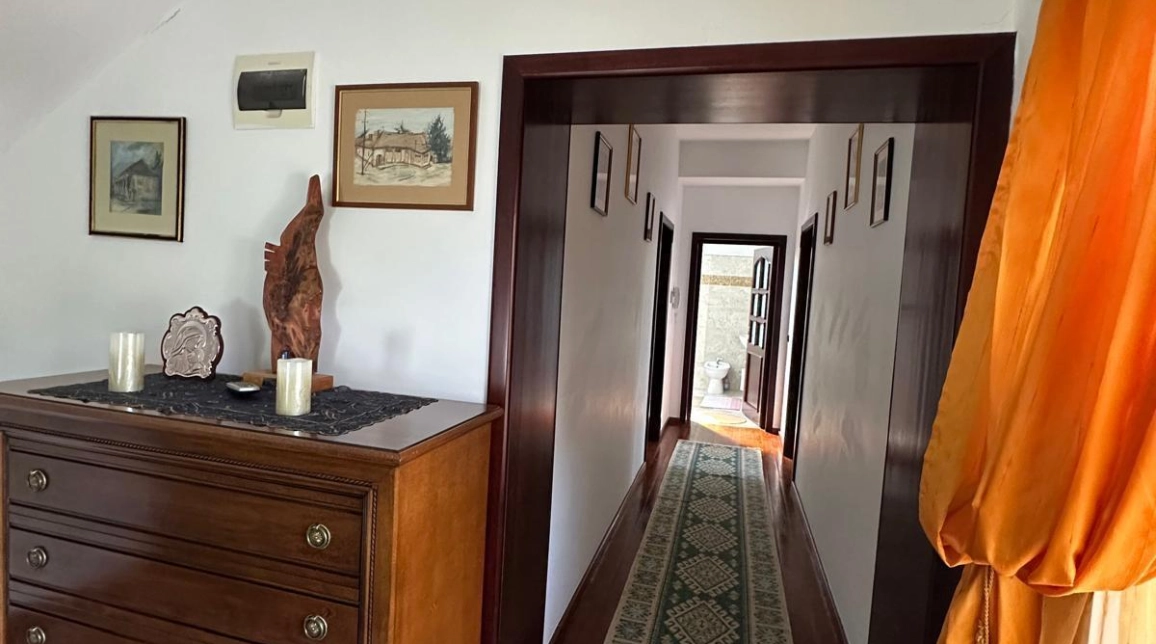Oferta Bucium casa 280 mp, 5 camere, de vanzare,  in statia de autobuz 30 imagine 14