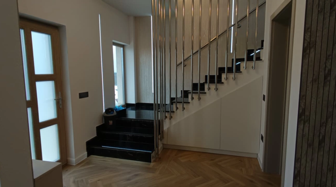 Oferta 4 camere, 106 mp, de vanzare casa in zona Valea Lupului,  mai sus de str Victoriei imagine 5