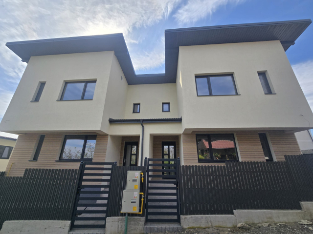 Casa de vanzare, 4 camere,  100mp, Popas Pacurari,  (Strada Soarelui -acces asfaltat) 161300