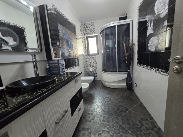 Apartament 5 camere - Bucium