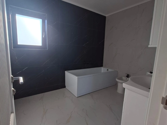 Apartament 4 camere - Miroslava
