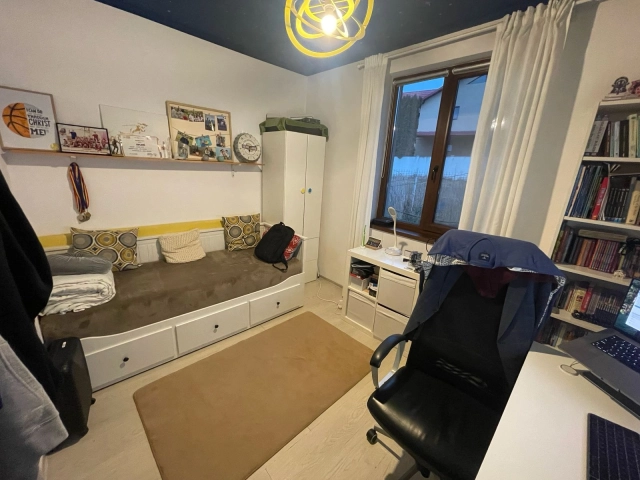 Apartament 4 camere - Valea Adanca