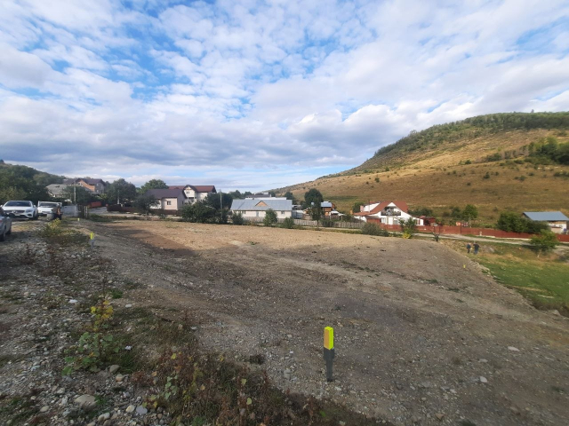 Teren  Garcina Opriseni - spre Valea Viei 1020mp  163451