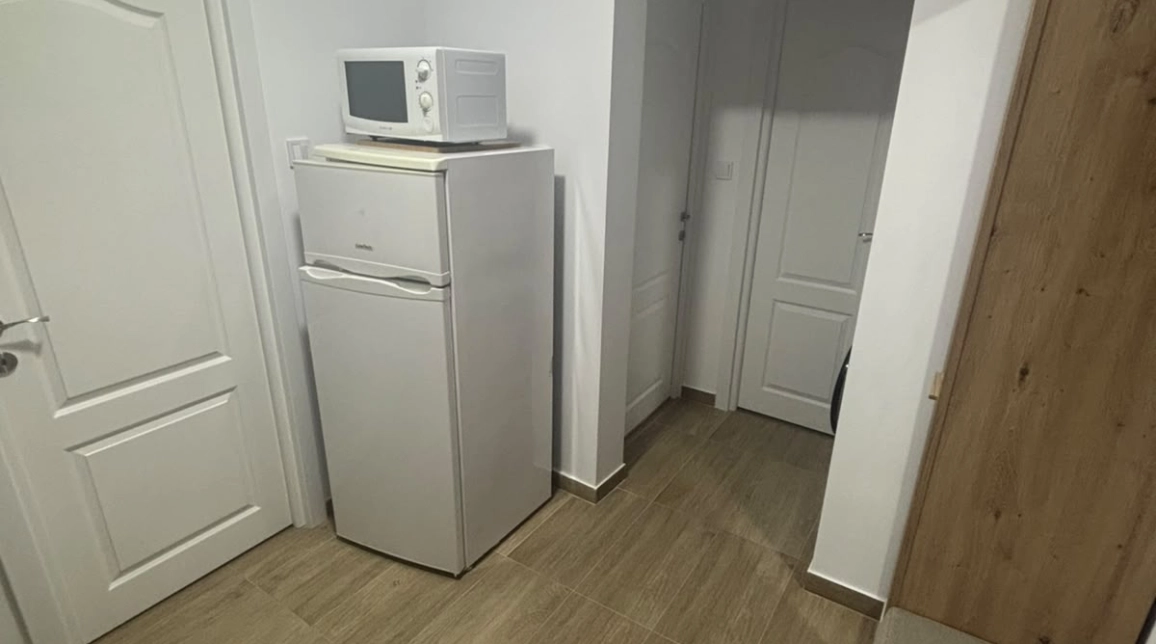 Oferta Apartament, 2 camere semidecomandat, 45 mp, Podul de Fier, de inchiriat,  Tg. Cucu imagine 7