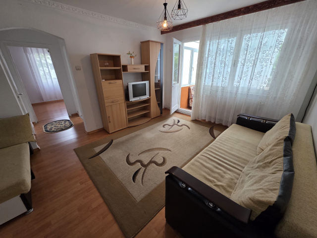 De inchiriat apartament, 2 camere,  semidecomandat,  50 mp, Podu Ros,   163432