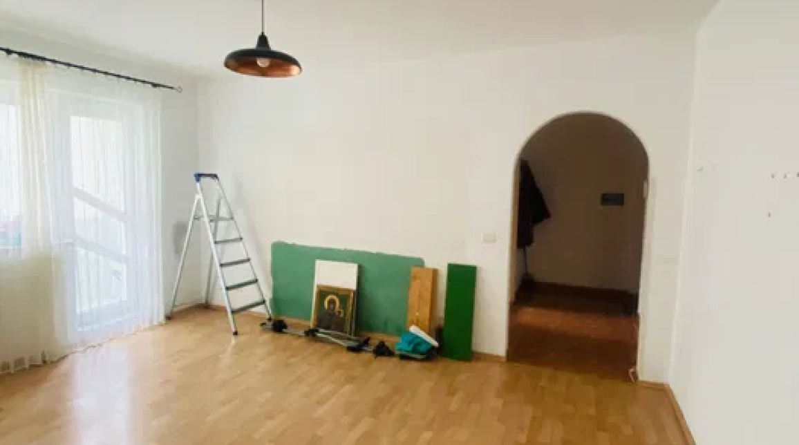 Oferta 2 camere, semidecomandat, 44 mp, de vanzare apartament in zona Precista,  Laguna imagine 3