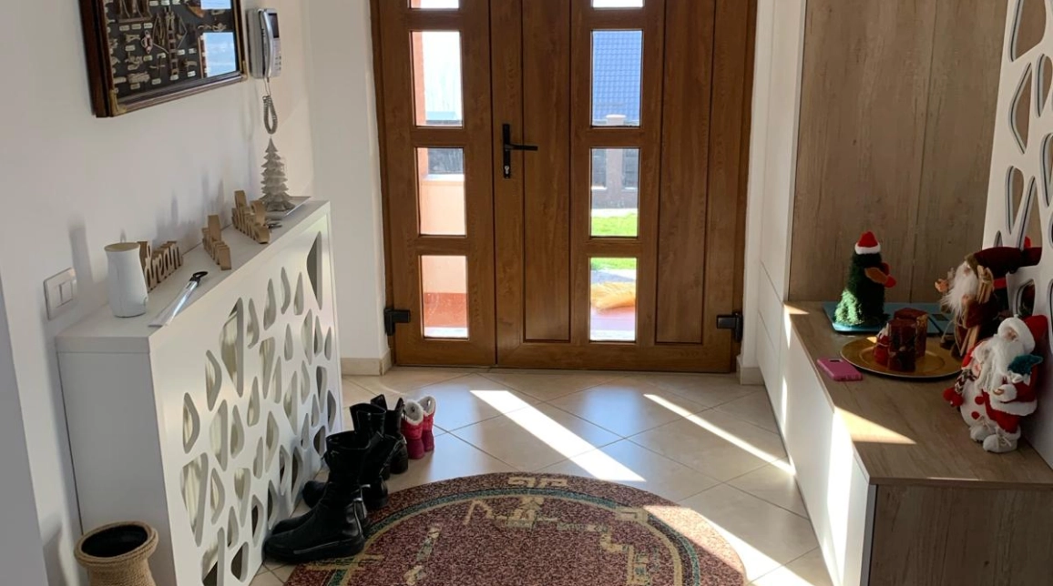 Oferta De vanzare casa, 4 camere, 180 mp, Valea Adanca,  Expomobila imagine 1