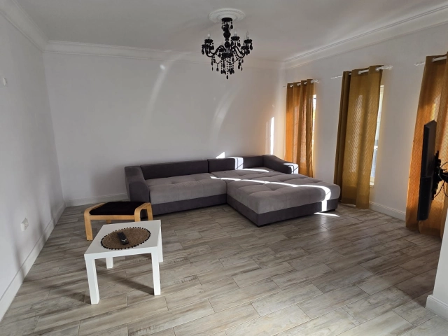 Apartament 3 camere - Lunca Cetatuii