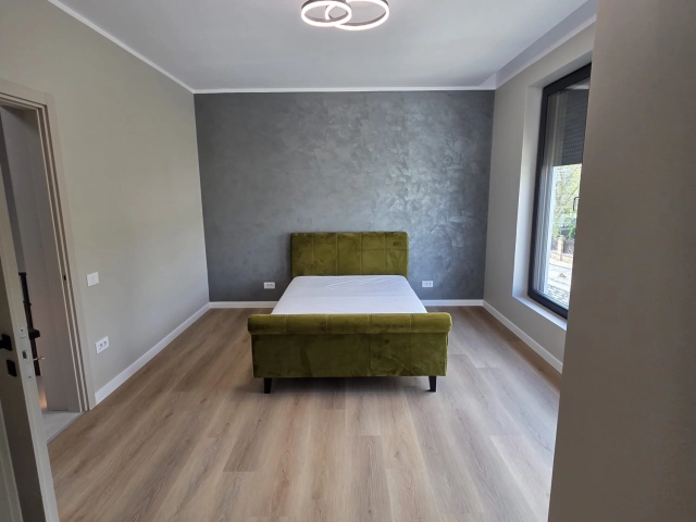 Apartament 4 camere - Miroslava