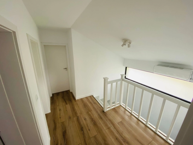 Apartament 4 camere - Breazu