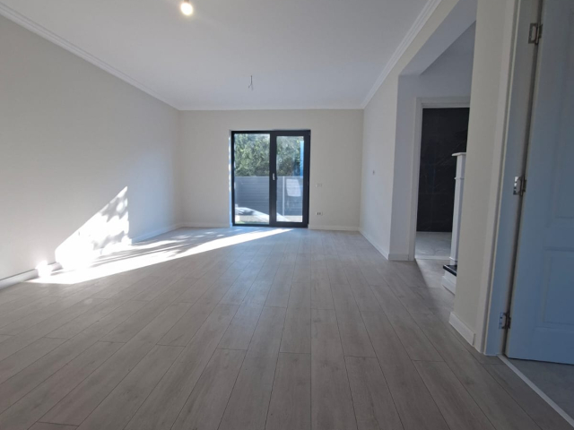 Casa, 4 camere, 105mp, Miroslava, de vanzare,  (linga Transanaped) 163041