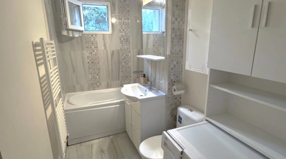 Oferta Apartament de inchiriat, 2 camere, semidecomandat, 50 mp, Podu Ros,  Sens Giratoriu imagine 2