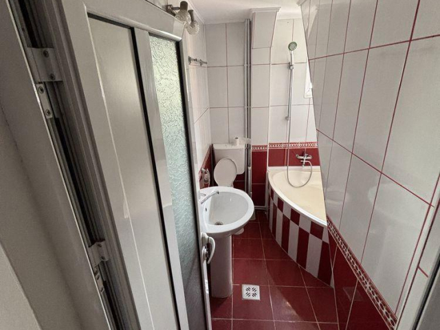 Apartament, 2 camere  decomandat,  48 mp, Mircea cel Batran, de inchiriat,  (Liceul tehnologic  economic de turism,  corp B) 162566
