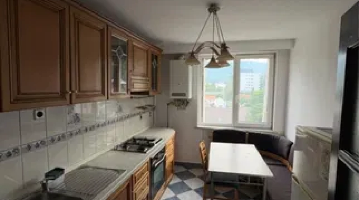 Oferta Apartament, 3 camere decomandat, 71 mp, Central, de inchiriat imagine 2