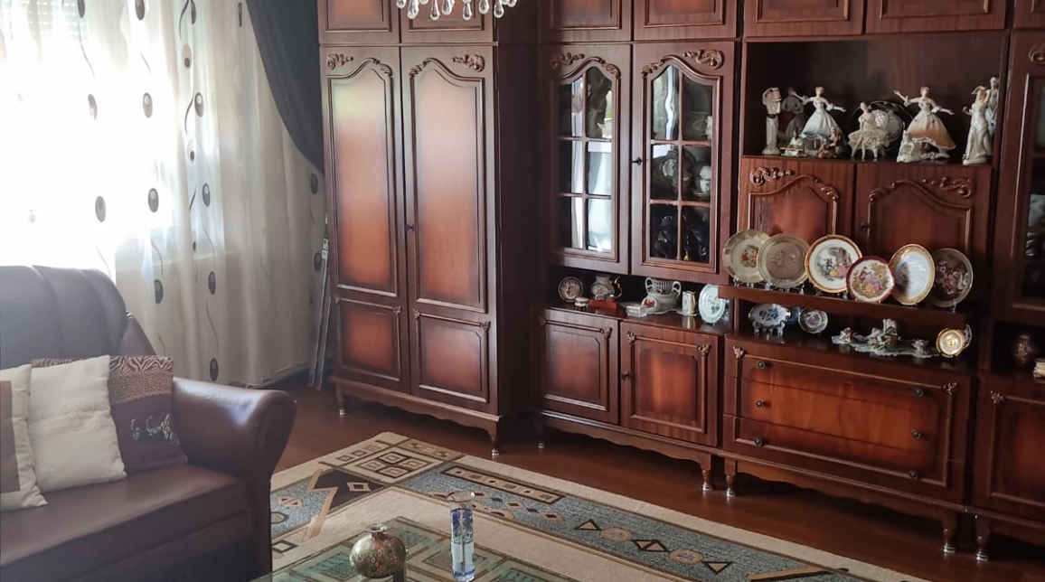 Oferta Apartament de vanzare, 4 camere, decomandat, 92 mp, Calea Romanului,  OMV imagine 1