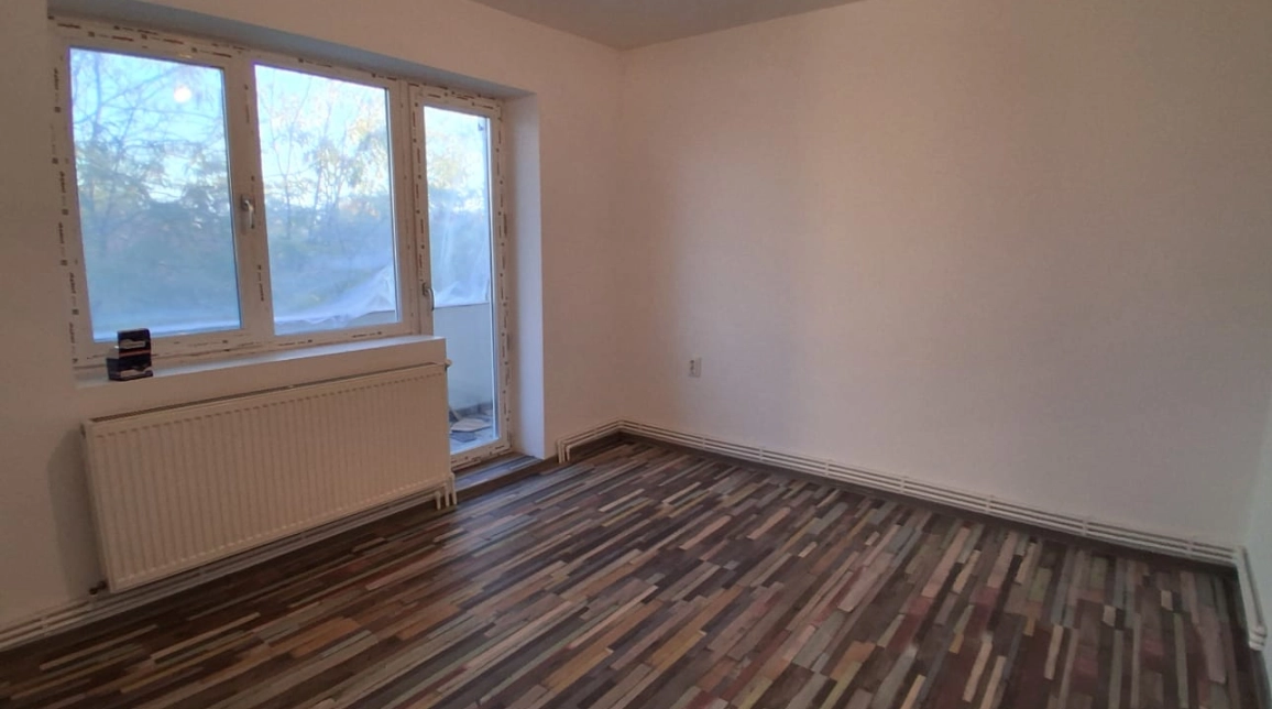 Oferta Apartament, 2 camere semidecomandat, 52 mp, Podul de Piatra, de vanzare,  Salubris imagine 10