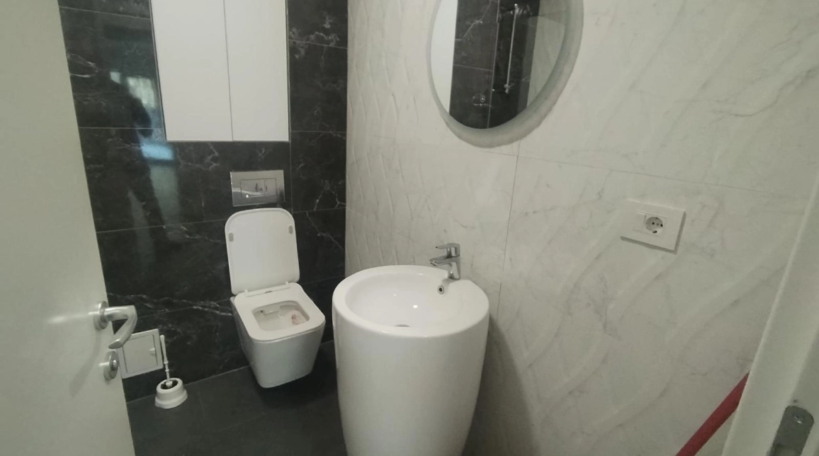 Oferta De vanzare apartament, 2 camere, 100 mp, Centru,  Vis a vis de Palas Mall imagine 6