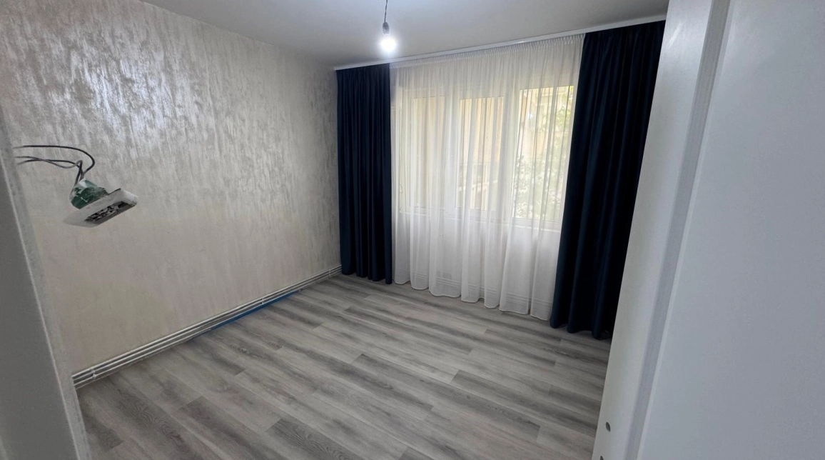 Oferta De vanzare apartament, 3 camere, decomandat, 72 mp, Alexandru cel Bun imagine 4
