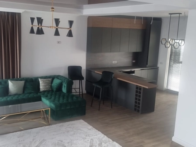 Apartament 5 camere - Bucium