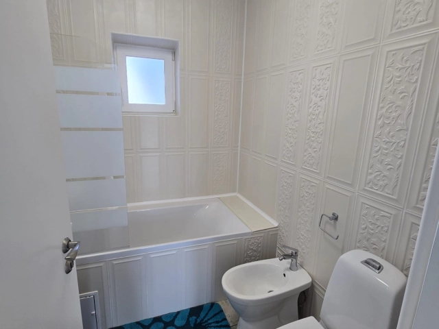 Apartament 3 camere - Lunca Cetatuii