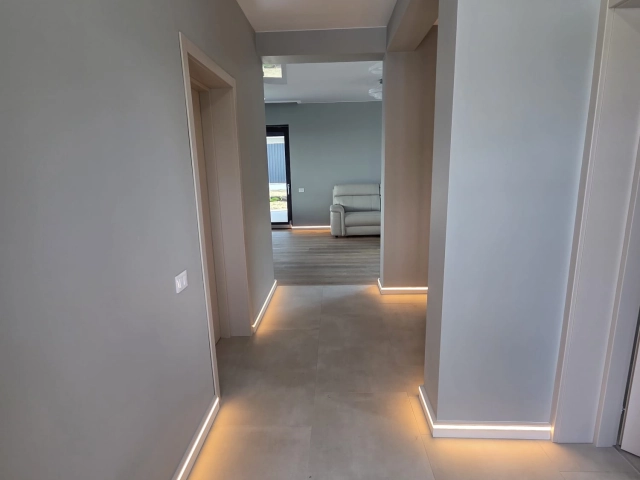 Apartament 4 camere - Miroslava