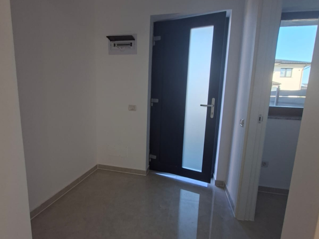 Casa, 4 camere, 105mp, Miroslava, de vanzare,  (linga Transanaped) 163041