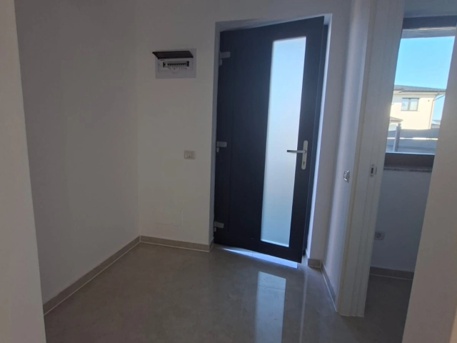 Apartament 4 camere - Miroslava