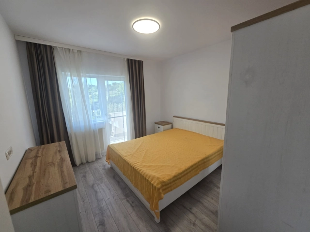 Apartament 4 camere - Bucium