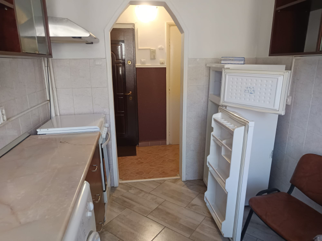 Apartament de inchiriat, 2 camere,  semidecomandat,  50 mp, Podu Ros,  (Scoala Gimnaziala Titu Maiorescu ) 161820