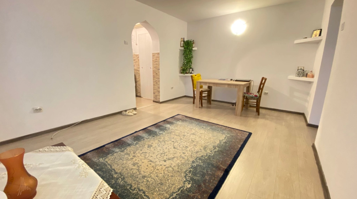 Oferta Apartament, 3 camere semidecomandat, 65 mp, Podu Ros, de vanzare,  Primaverii - Pasapoarte imagine 2