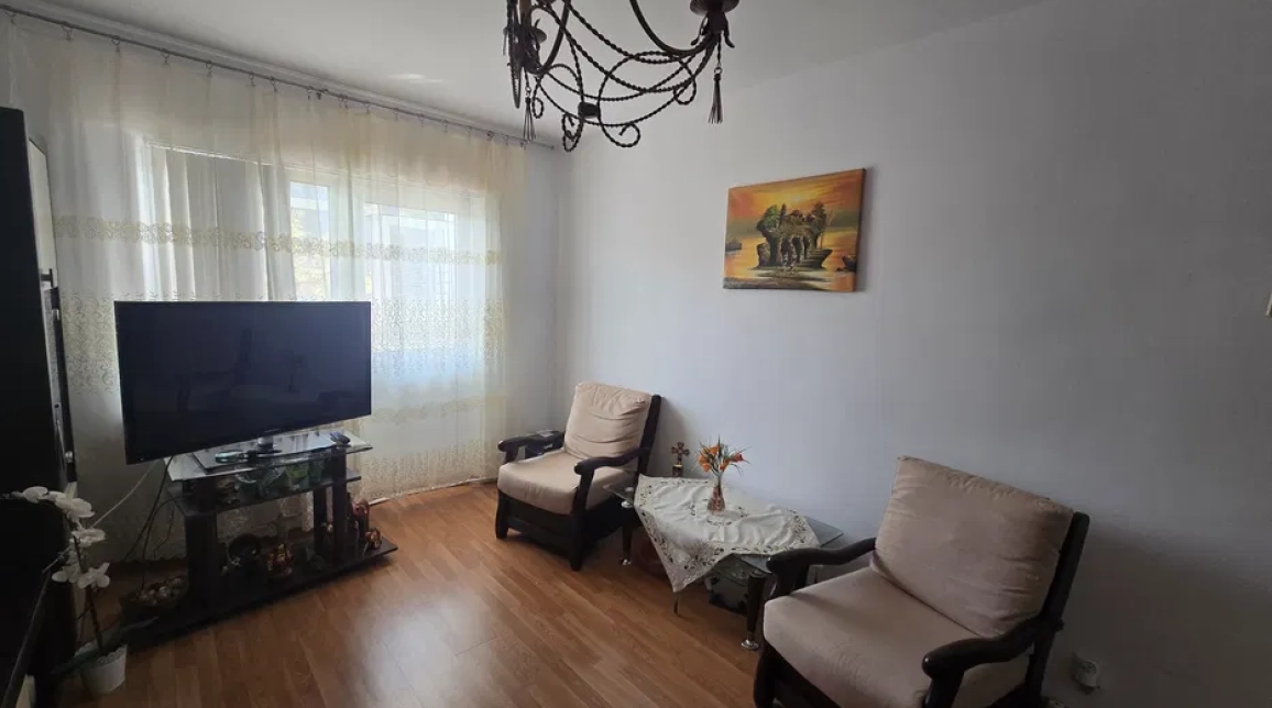 Oferta Apartament de vanzare, 3 camere, decomandat, 65 mp, Central,  Tg Cucu imagine 4