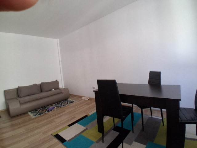 2 camere,  decomandat,  54 mp, de vanzare apartament in zona Podul de Fier,  (Little Texas) 161688