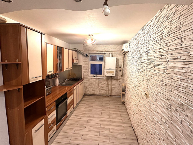 Apartament de vanzare, 2 camere,  decomandat,  58 mp, Pacurari,  (ALPHA BANK) 162325