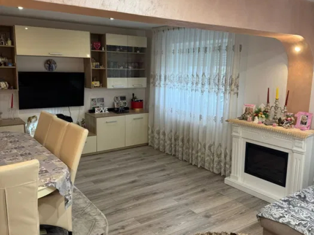 Apartament, 4 camere  decomandat,  100 mp, Savinesti, de vanzare,   162346