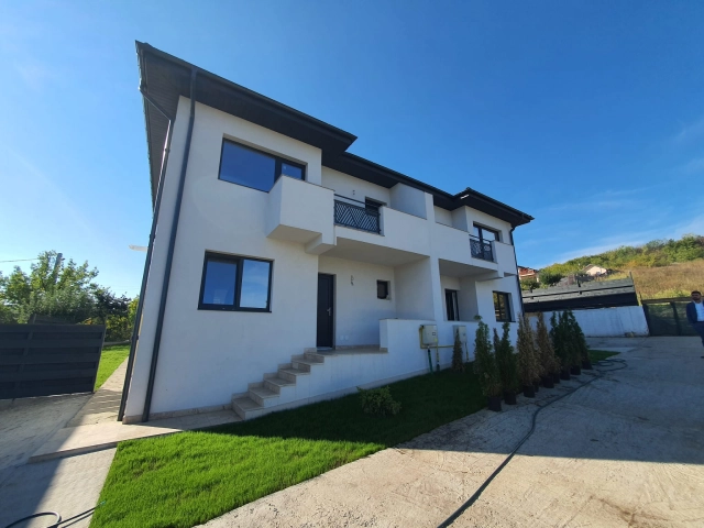 Apartament 4 camere - Visani